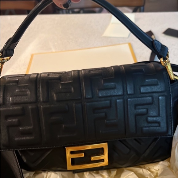 Fendi baguette medium embossed - Picture 11 of 11
